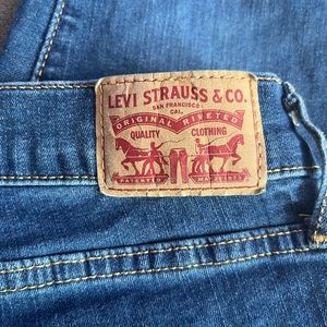 High-rise size 31 Levi’s skinny women’s jeans